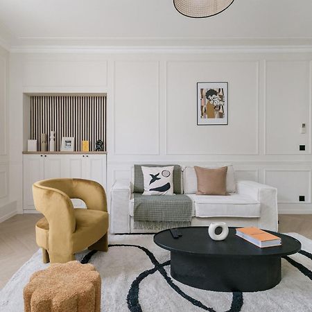 Poetic Stay - Champs Elysees Париж Экстерьер фото