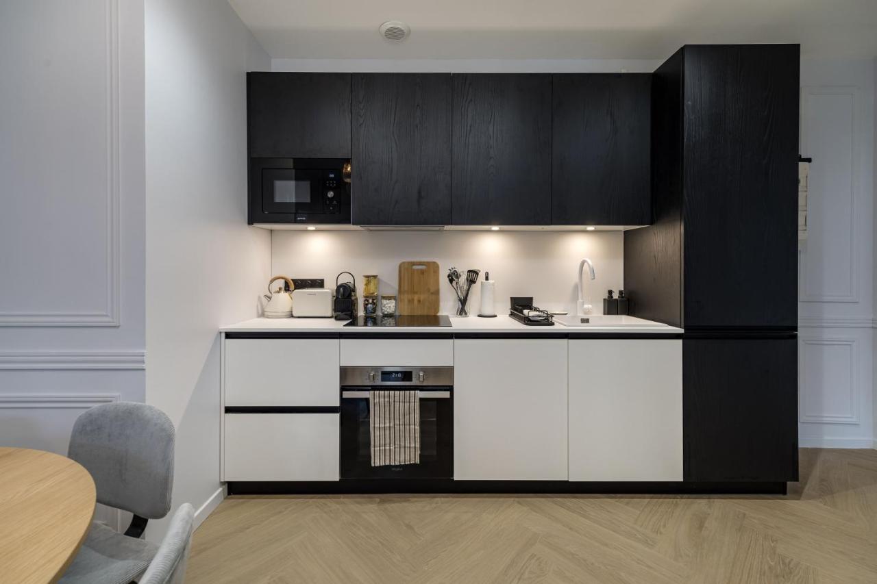 Poetic Stay - Champs Elysees Париж Экстерьер фото
