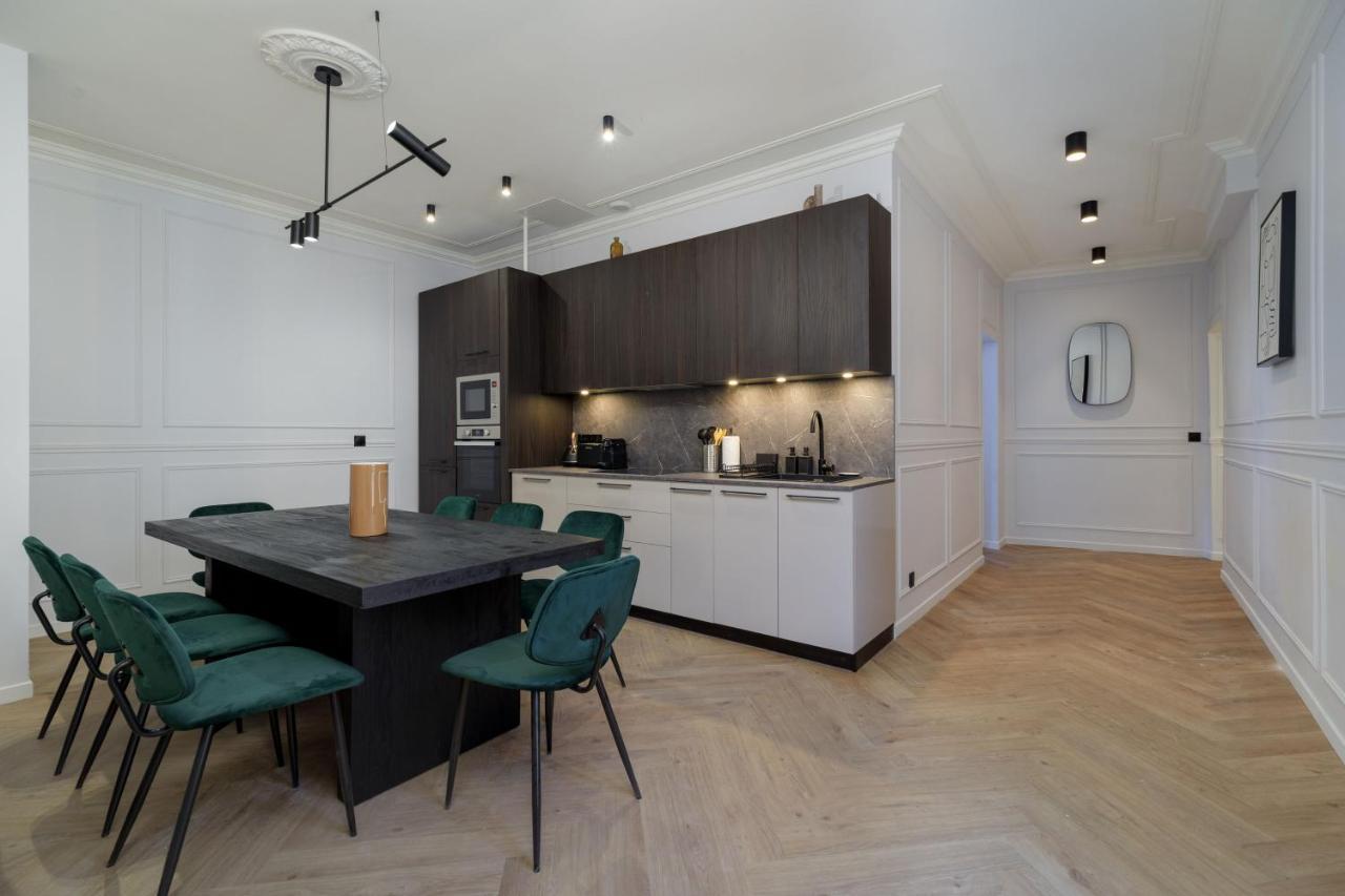 Poetic Stay - Champs Elysees Париж Экстерьер фото