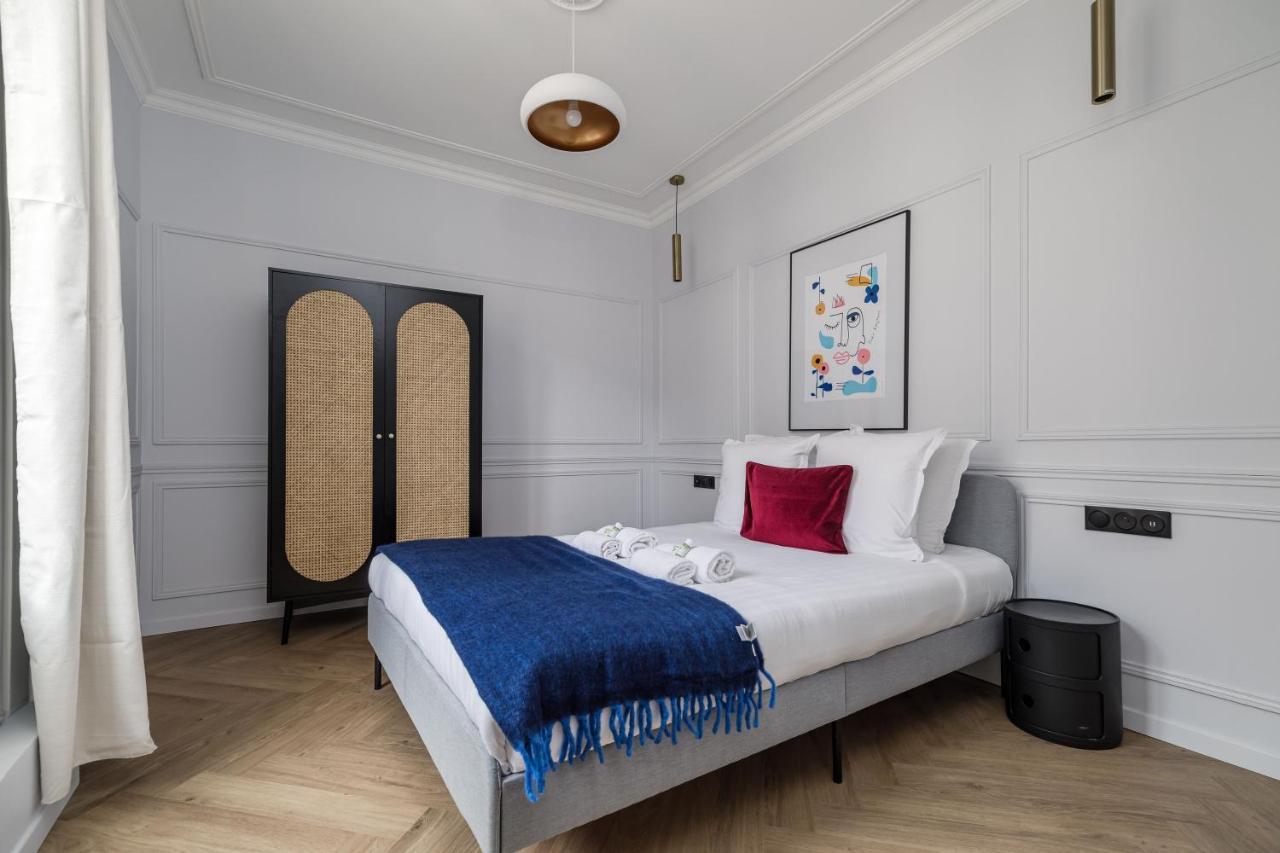 Poetic Stay - Champs Elysees Париж Экстерьер фото