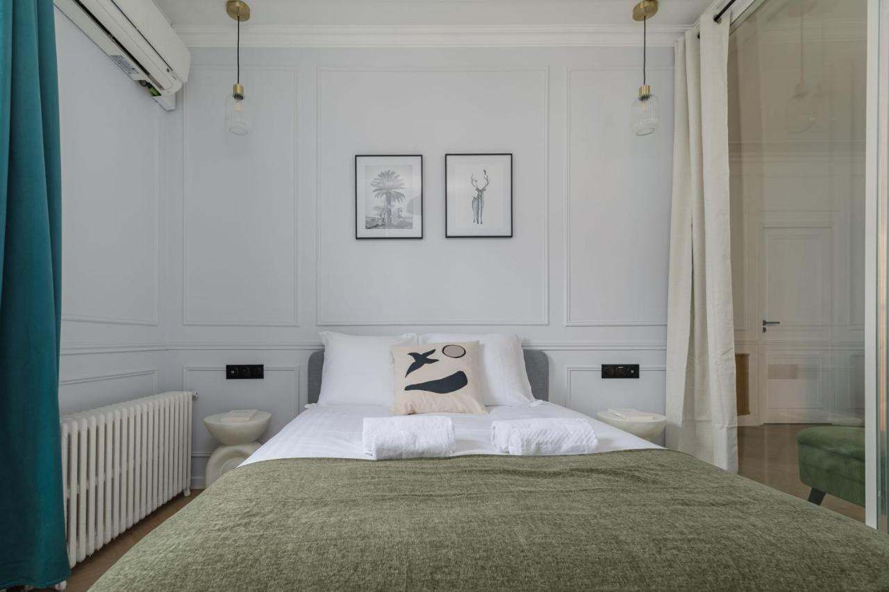 Poetic Stay - Champs Elysees Париж Экстерьер фото