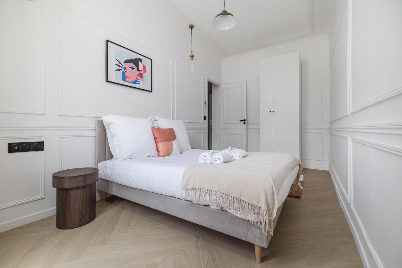 Poetic Stay - Champs Elysees Париж Экстерьер фото