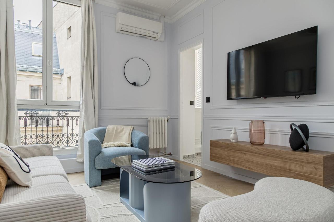 Poetic Stay - Champs Elysees Париж Экстерьер фото