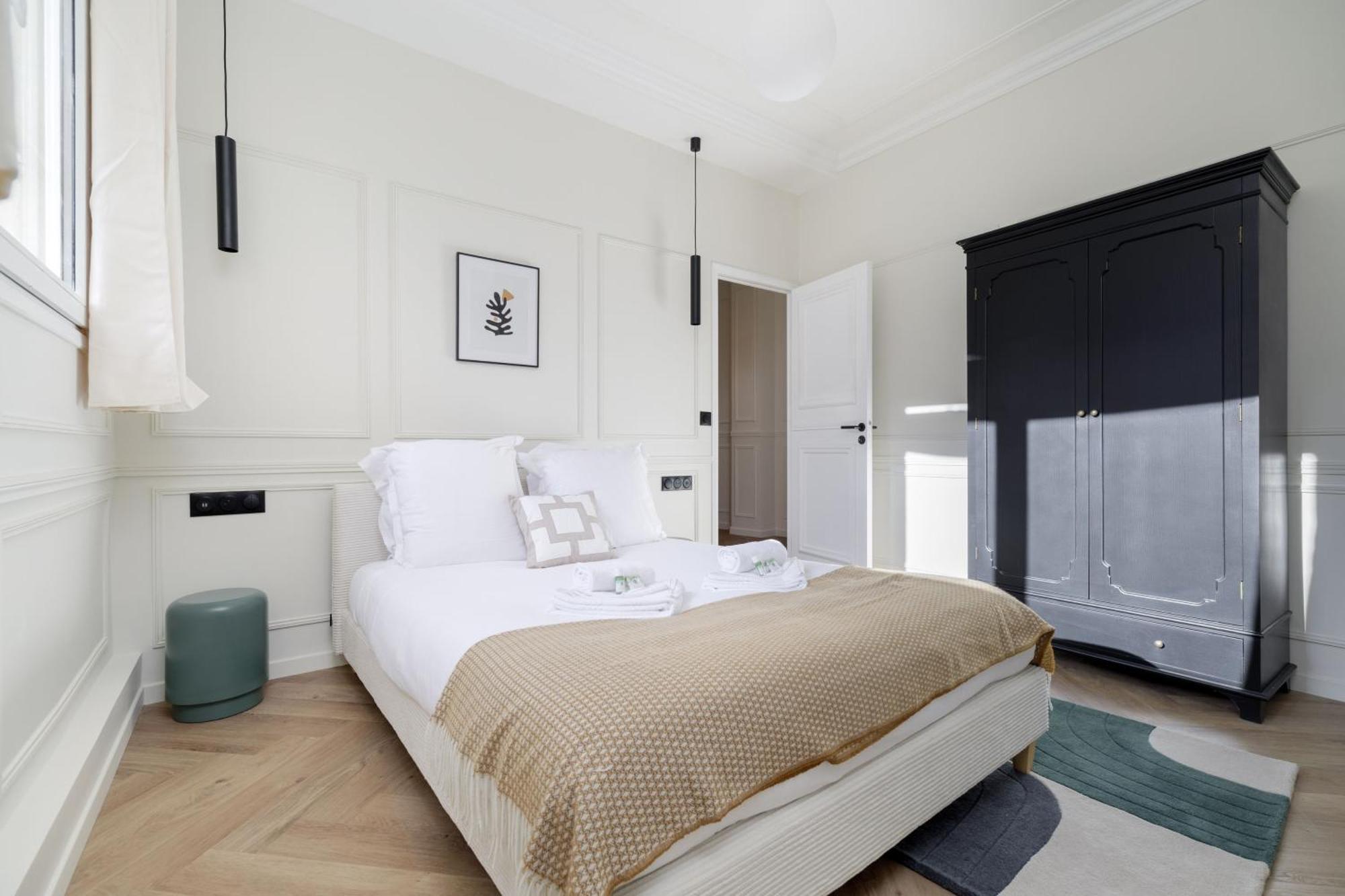 Poetic Stay - Champs Elysees Париж Экстерьер фото
